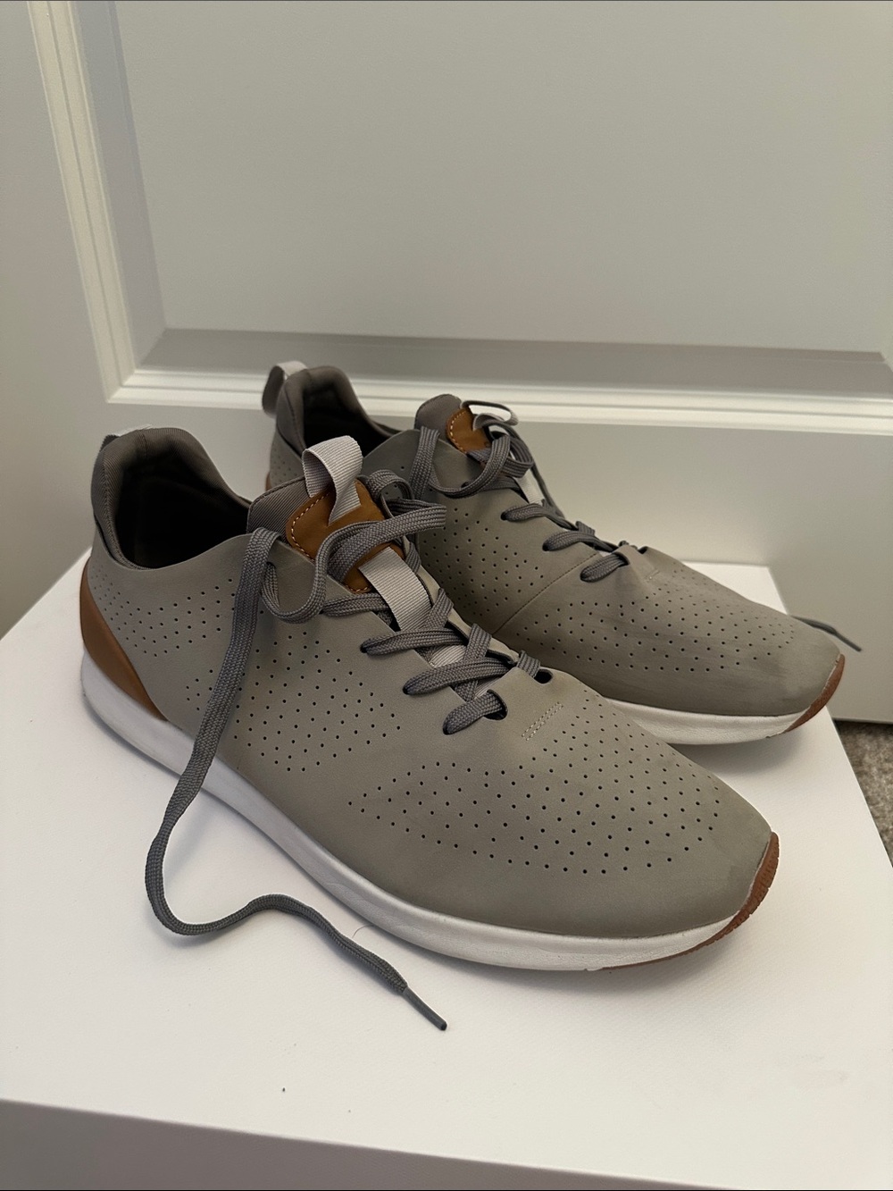 Men's Steve Madden Gray Sneakers with Brown Accents